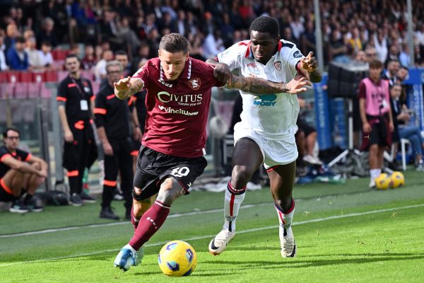 Ci Salerno 22/10/2023 - campionato di calcio serie A / Salernitana-Cagliari / foto Daniele Buffa/Image Sport
nella foto: Pasquale Mazzocchi-Zito Andre' Luvumbo