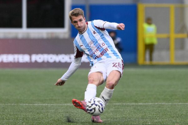 Mandatory Credit: Photo by Nicola Ianuale/Shutterstock (16808063ai)
Gianluca Longobardi of US Salernitana in action during the Serie C SKY WI-FI match between Potenza and US Salernitana at Stadio Alfredo Viviani on March 28, 2026 in Potenza, Italy.
Potenza Calcio - US Salernitana, Serie C Sky WI-FI - 2025-26, 28 March 2026, Stadio Alfredo Viviani, Basilicata, Italy - 28 Mar 2026